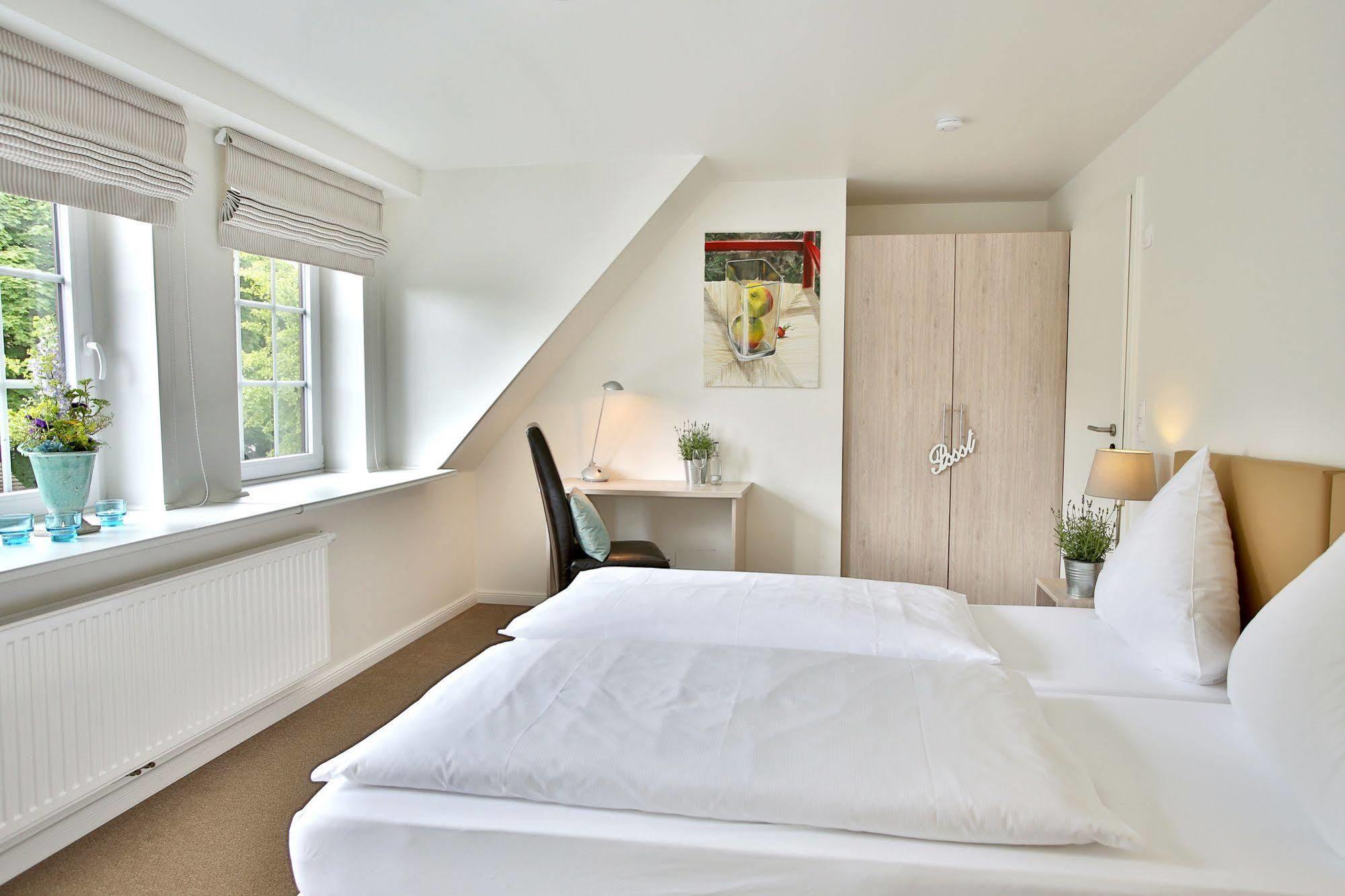 Bergers-Landgasthof Enge-Sande Bagian luar foto